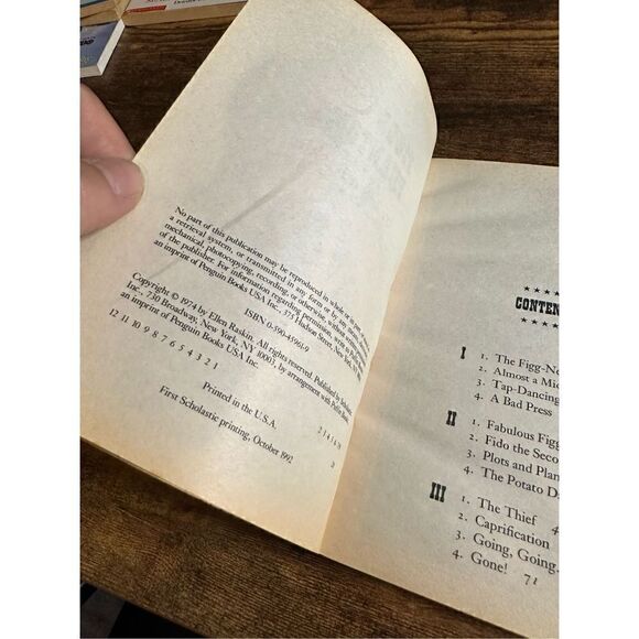 Figgs and Phantoms By Ellen Raskin Kids Paperback Book 1992 First scholastic - Picture 4 of 5